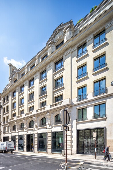 55 Rue D'Amsterdam, Paris for lease - Building Photo - Image 2 of 3