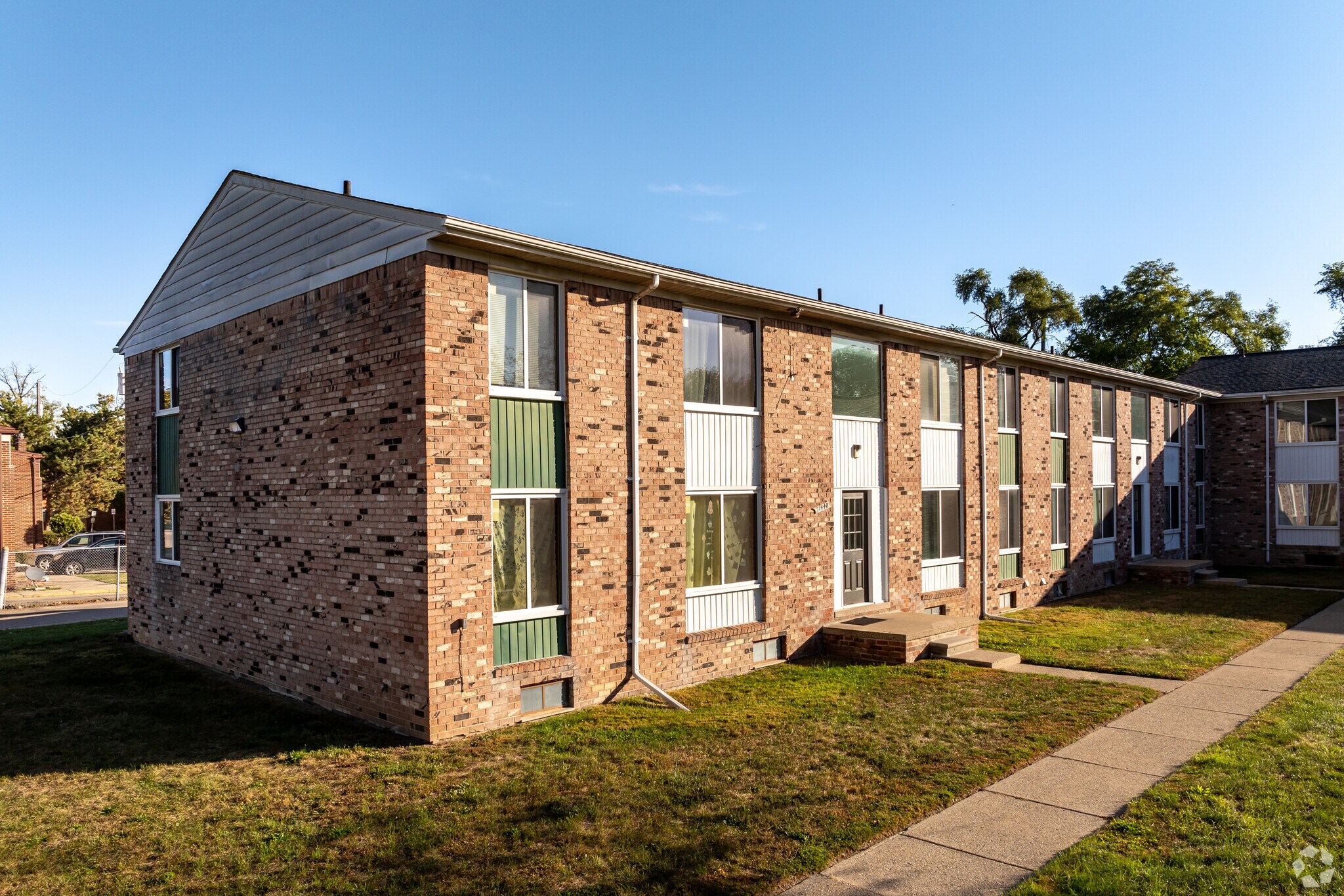 21314-21440 Macarthur Blvd, Warren, MI for sale Primary Photo- Image 1 of 1