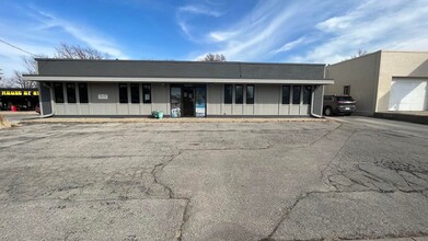 5805 Fleur Dr, Des Moines, IA for lease Building Photo- Image 1 of 1