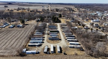 Eastern Iowa Mobile Home Park Portfolio portfolio of 4 properties for sale on LoopNet.com - Primary Photo - Image 2 of 4