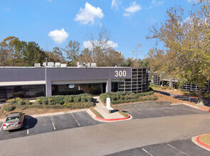 7840 Roswell Rd, Sandy Springs, GA for lease Building Photo- Image 2 of 5