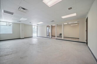 3115 College Park Dr, Conroe, TX for sale Interior Photo- Image 2 of 35