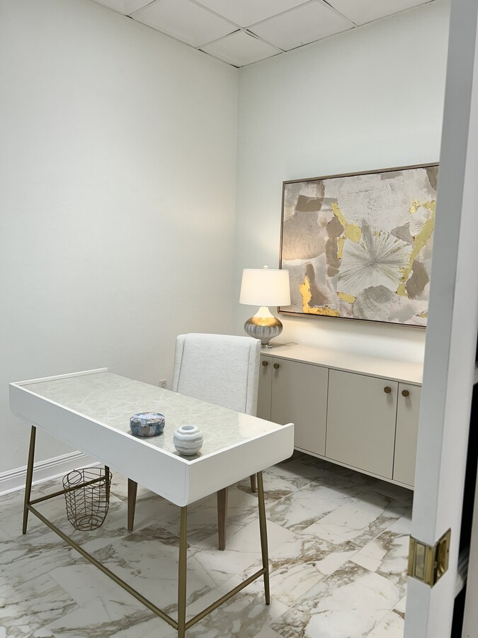 224 E Garden St, Pensacola, FL 32502 - Unit 5 - - Interior Photo - Image 1 of 12