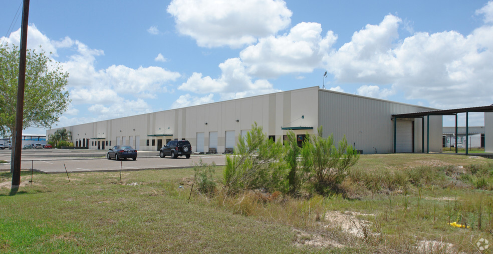 2202 Sugar Sweet Ave, Weslaco, TX for lease - Building Photo - Image 2 of 2