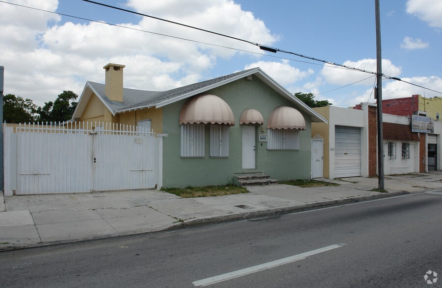 1210 NW 7th Ave, Miami, FL for sale - Primary Photo - Image 1 of 2
