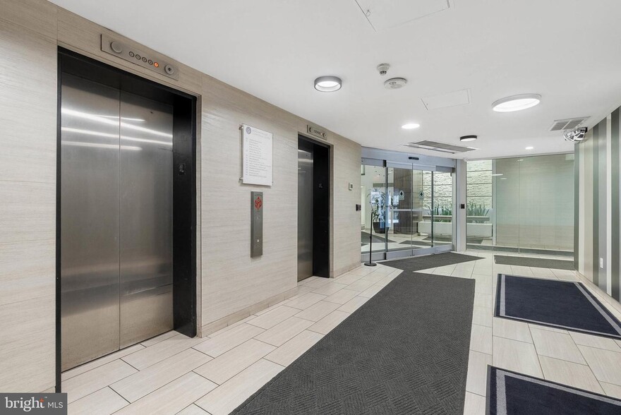 1420 Locust St, Philadelphia, PA for sale - Building Photo - Image 3 of 17