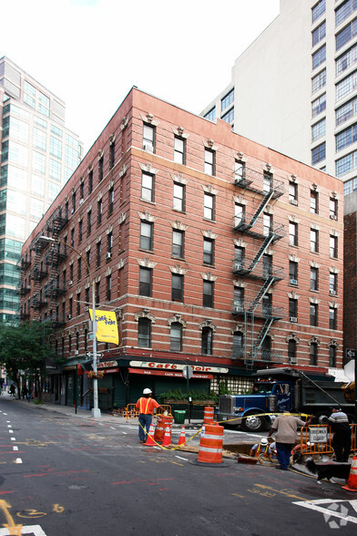 26-32 Grand St, New York, NY for lease - Building Photo - Image 2 of 4