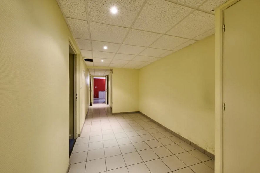 Office in Beaune for sale - Interior Photo - Image 3 of 17