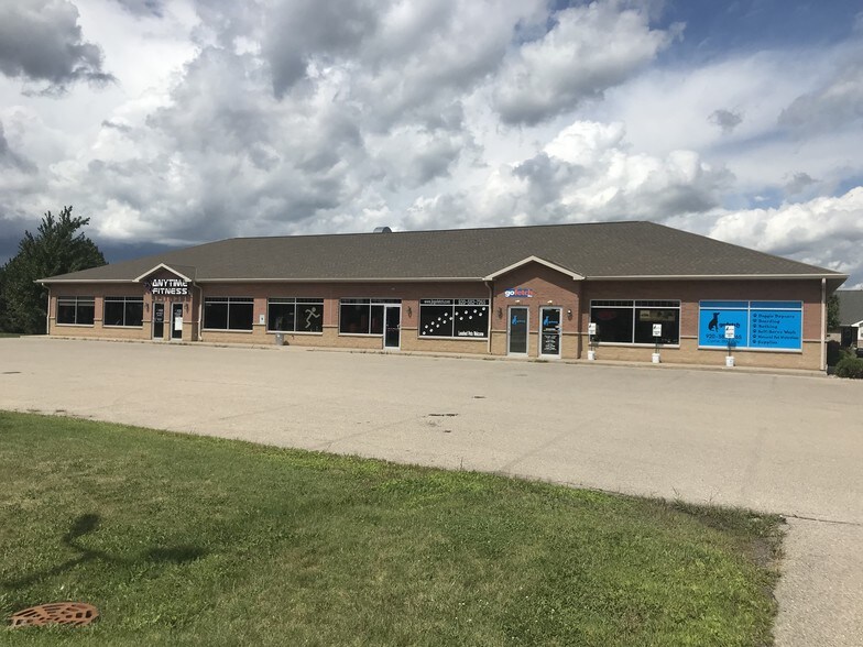 120-140 N 13th Ave, Winneconne, WI for sale - Building Photo - Image 1 of 1