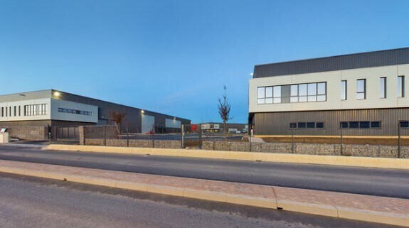 Flex in Brie-Comte-Robert for lease - Primary Photo - Image 1 of 1