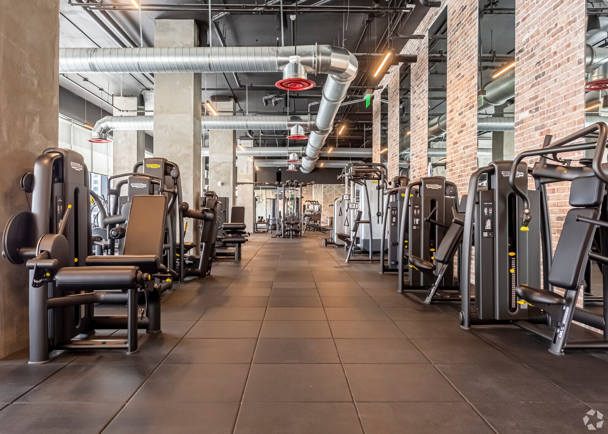 221 SW 1st Ave, Fort Lauderdale, FL for lease Building Photo- Image 1 of 11