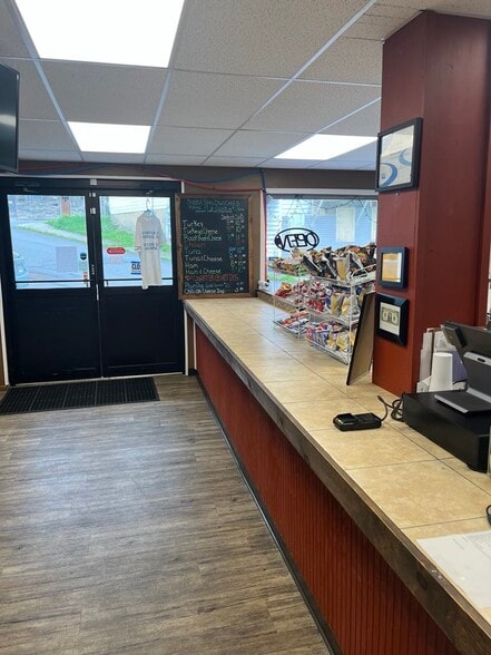 439 Heffner St, Minersville, PA for sale - Building Photo - Image 2 of 7