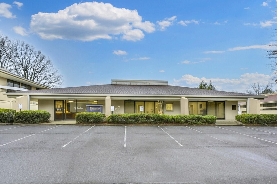 1900 The Exchange SE, Atlanta, GA for lease - Building Photo - Image 1 of 16