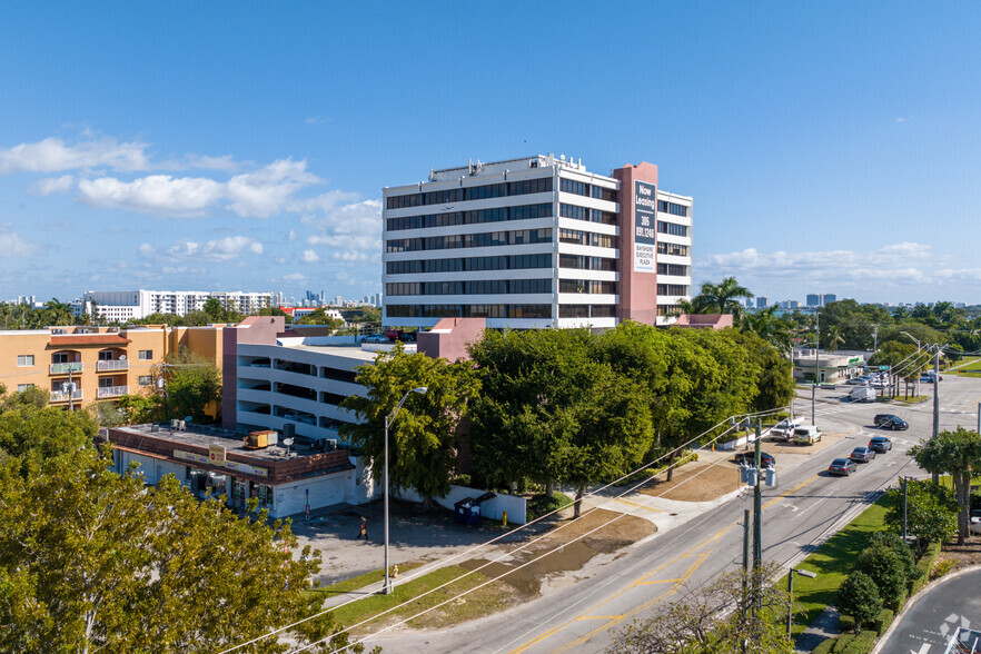 10800 Biscayne Blvd, Miami, FL for lease - Building Photo - Image 1 of 10