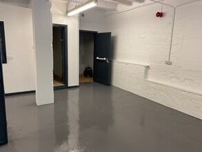 New Mill Rd, Honley for lease Interior Photo- Image 1 of 3