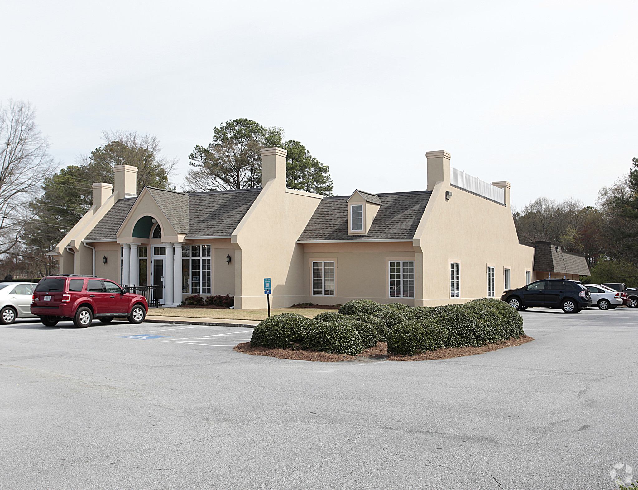 675 N Jeff Davis Dr, Fayetteville, GA for lease Primary Photo- Image 1 of 25