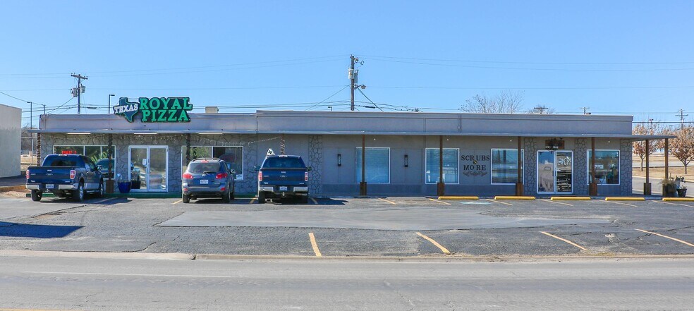 200-202 S Ridgeway Dr, Cleburne, TX for sale - Building Photo - Image 1 of 1