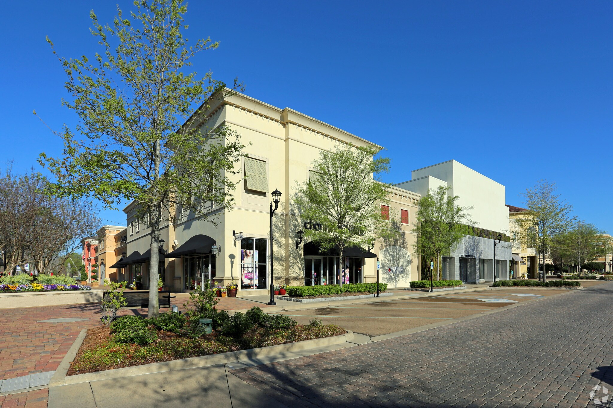 1000 Highland Colony Pky, Ridgeland, MS 39157 Office for Lease