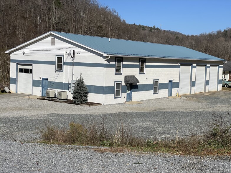 1056 Highway 321, Hampton, Tn 37658 