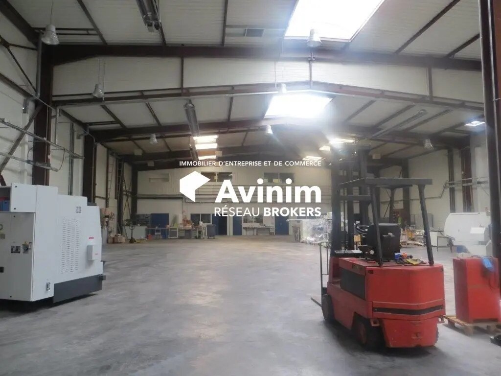 Industrial in Linas for sale Building Photo- Image 1 of 7