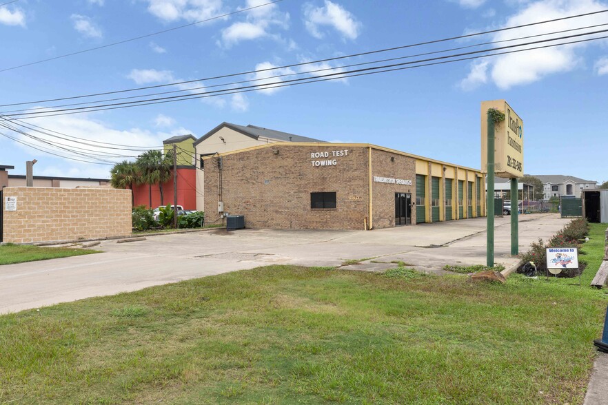 680 E Nasa Pky, Webster, TX for sale - Building Photo - Image 2 of 10