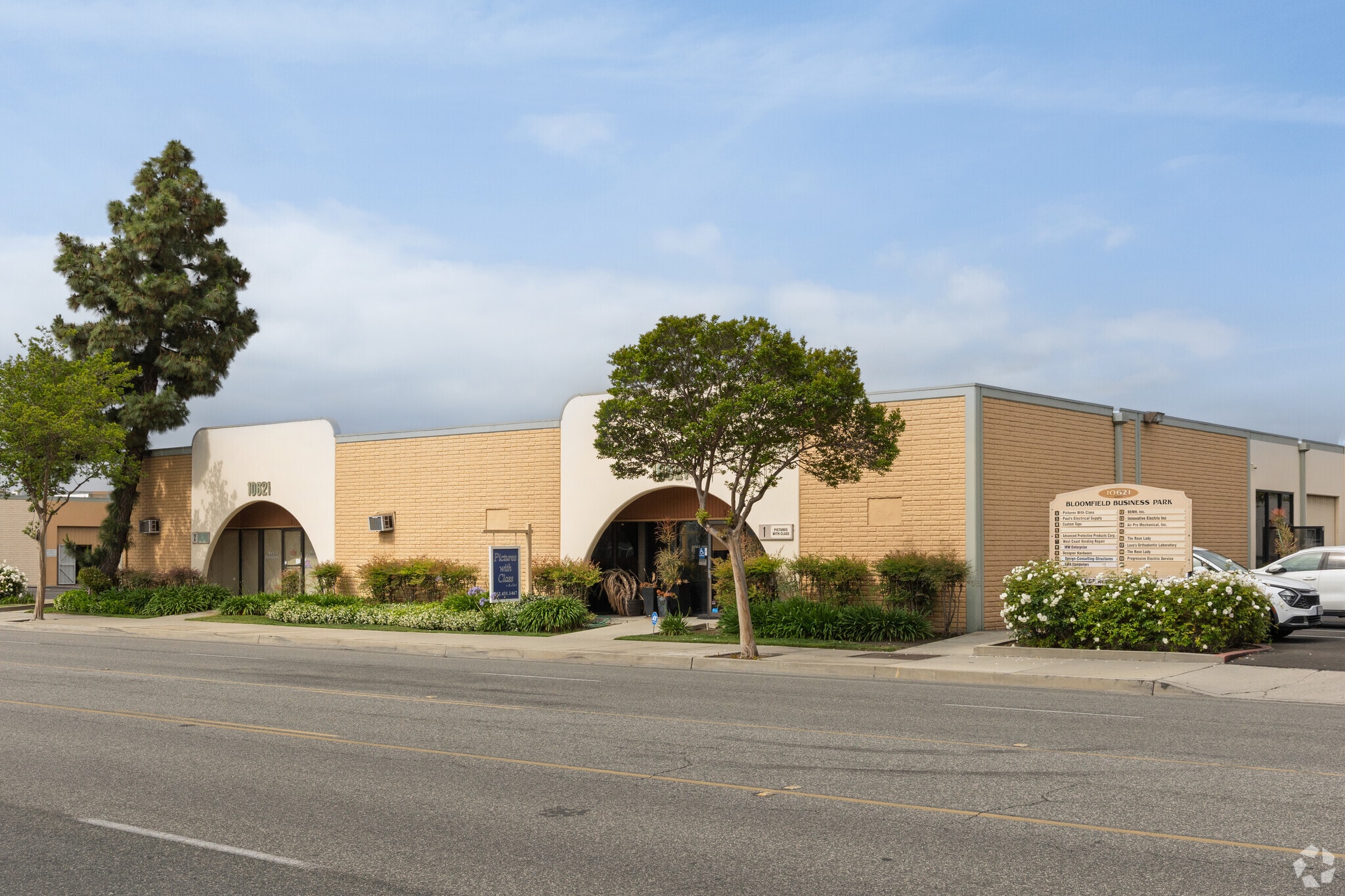 10621 Bloomfield St, Los Alamitos, CA for lease Building Photo- Image 1 of 17