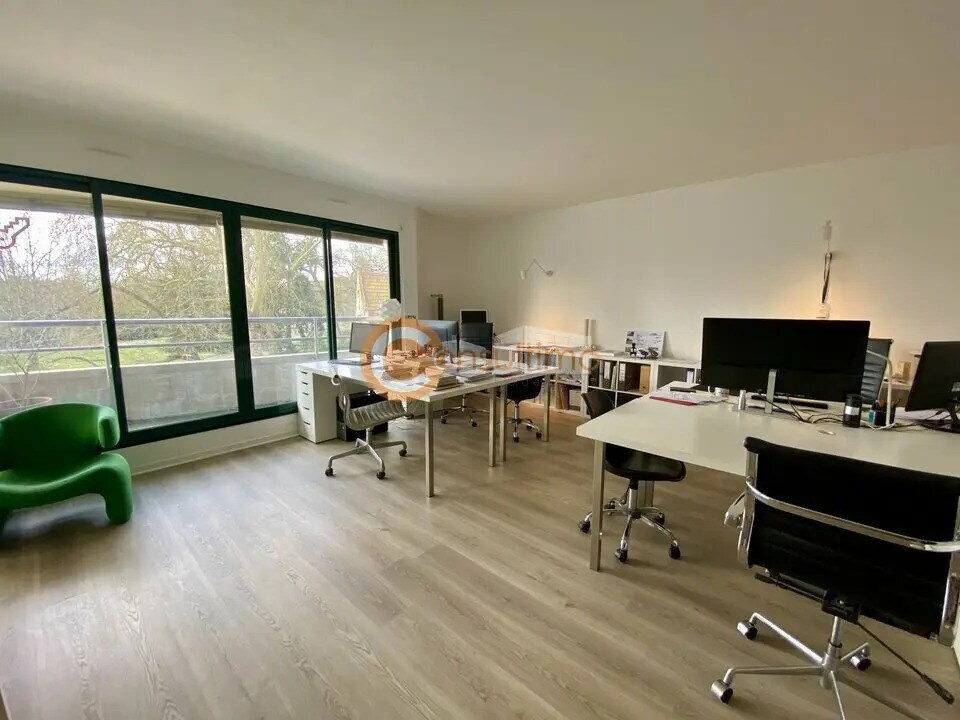 Office in Bordeaux for sale Interior Photo- Image 1 of 7