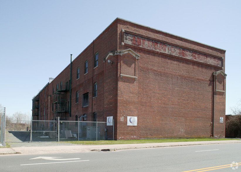 830 Windsor St, Hartford, CT for sale - Building Photo - Image 3 of 8