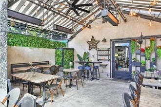 10964 Ventura Blvd, Studio City, CA for lease Building Photo- Image 2 of 10