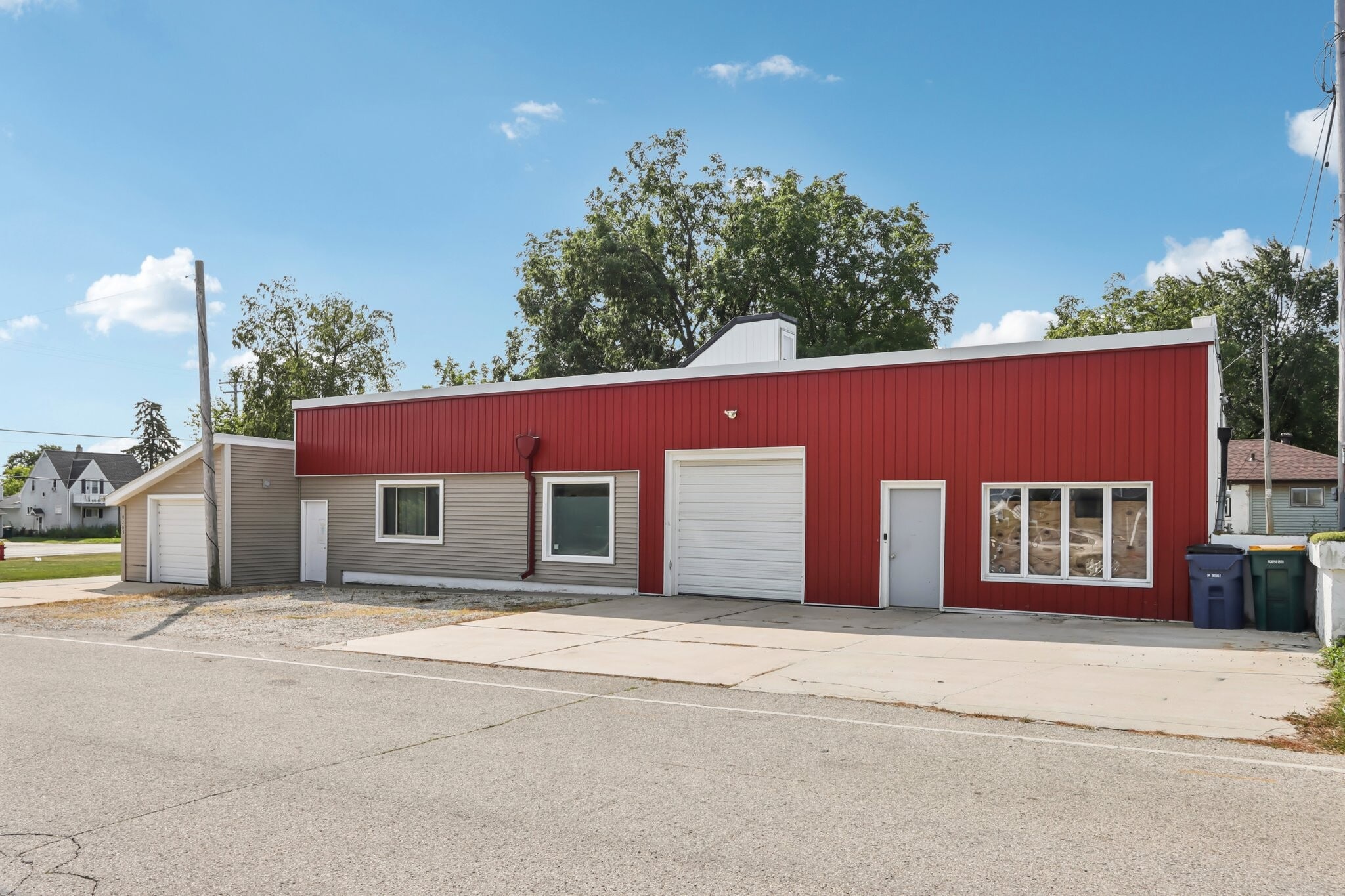 9205 S Chicago Rd, Oak Creek, WI for sale Building Photo- Image 1 of 20