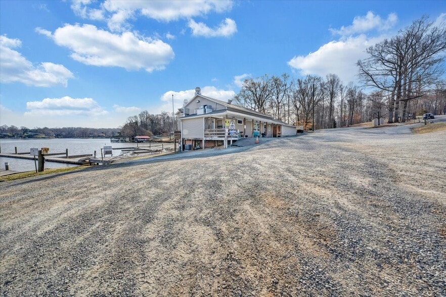 2200 Old Salem School Rd, Union Hall, VA for sale - Building Photo - Image 3 of 61
