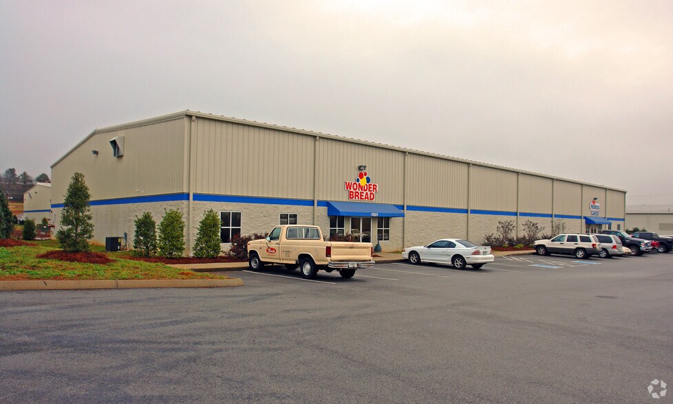 11201 Threadstone Ln, Knoxville, TN 37932