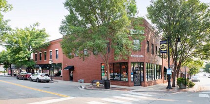 229 SE Douglas St, Lee's Summit, MO for lease Interior Photo- Image 1 of 1