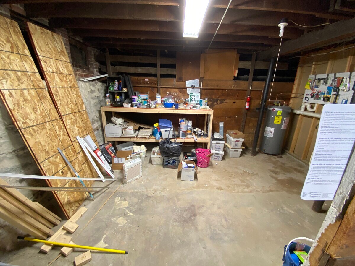 78 Hawkins St, Derby, CT 06418