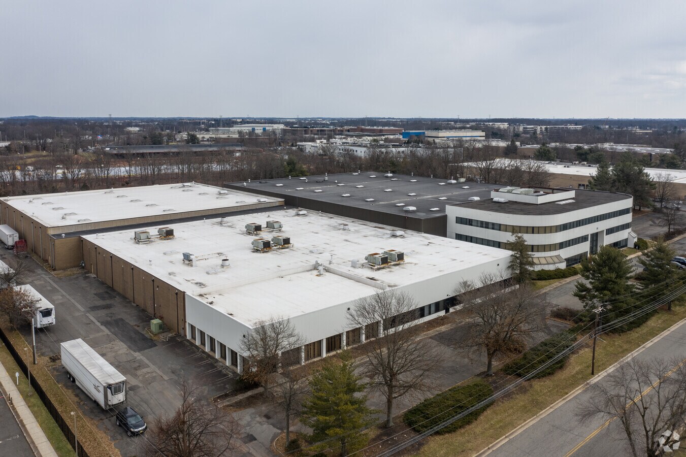 91 New England Ave, Piscataway, NJ 08854