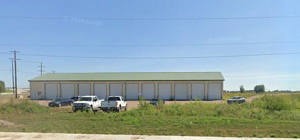 27024 Minnesota Ave, Sioux Falls, SD for sale Primary Photo- Image 1 of 1