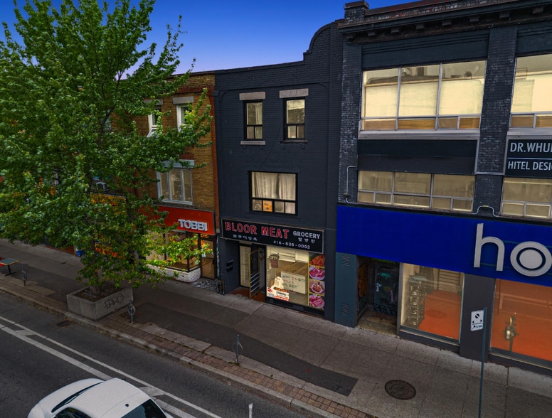 676 Bloor St W, Toronto, ON for sale - Building Photo - Image 2 of 24