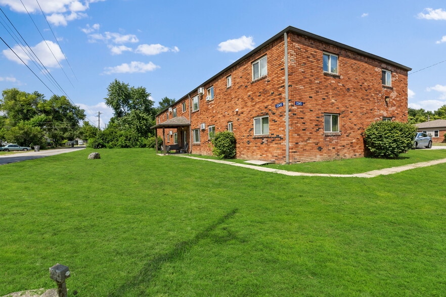2345 Perkins Ave, Indianapolis, IN for sale - Building Photo - Image 2 of 3