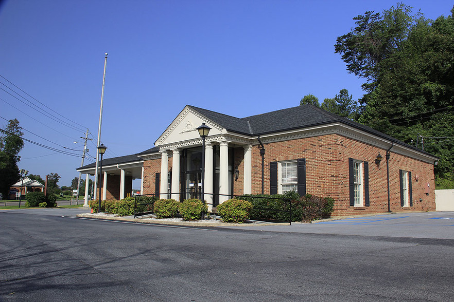 401 E Jackson Blvd, Jonesborough, TN for sale - Primary Photo - Image 1 of 1