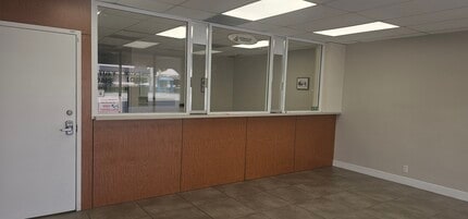 302-306 W Lantana Rd, Lake Worth, FL for lease Interior Photo- Image 2 of 6