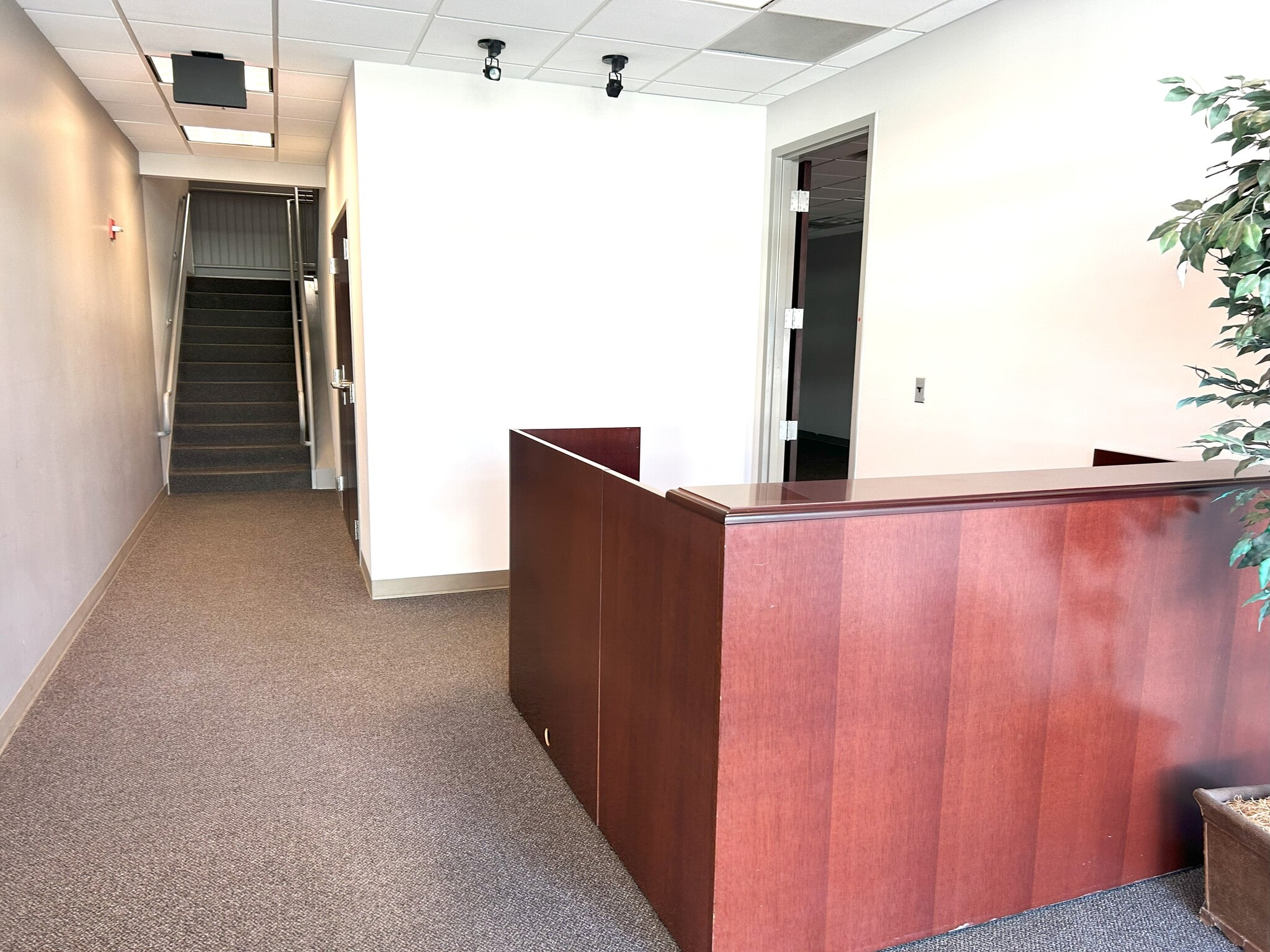 43766 Trade Center Pl, Dulles, VA for lease Interior Photo- Image 1 of 10