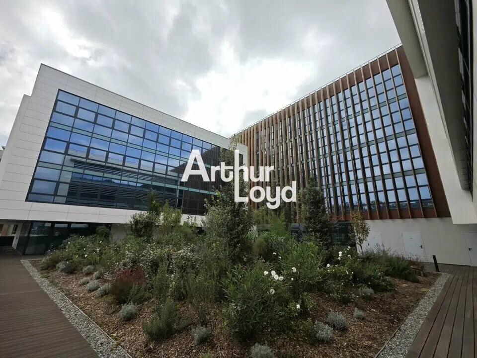 Office in Nice for lease Building Photo- Image 1 of 21