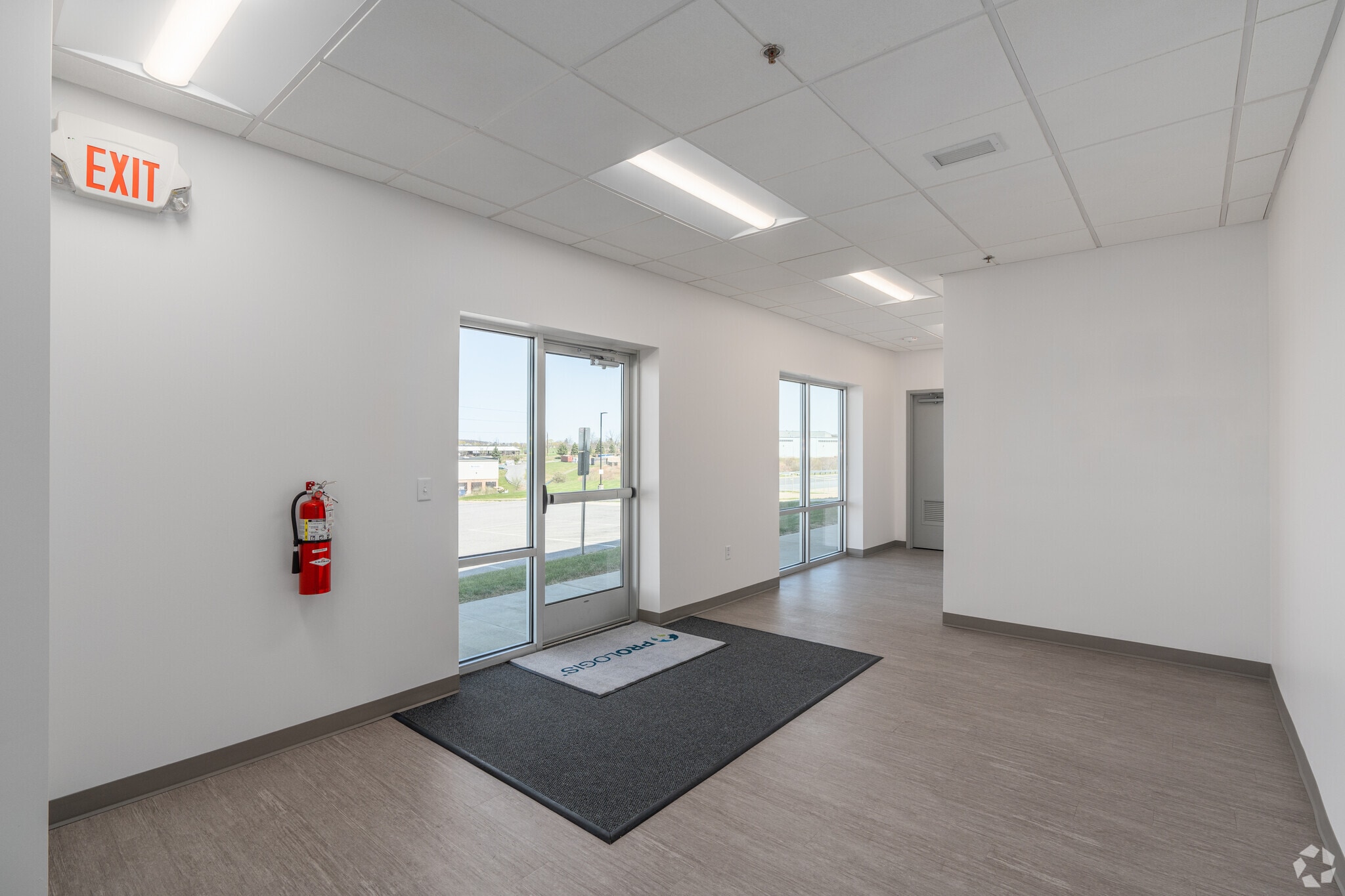 9747 Commerce Cir, Kutztown, PA for lease Interior Photo- Image 1 of 12