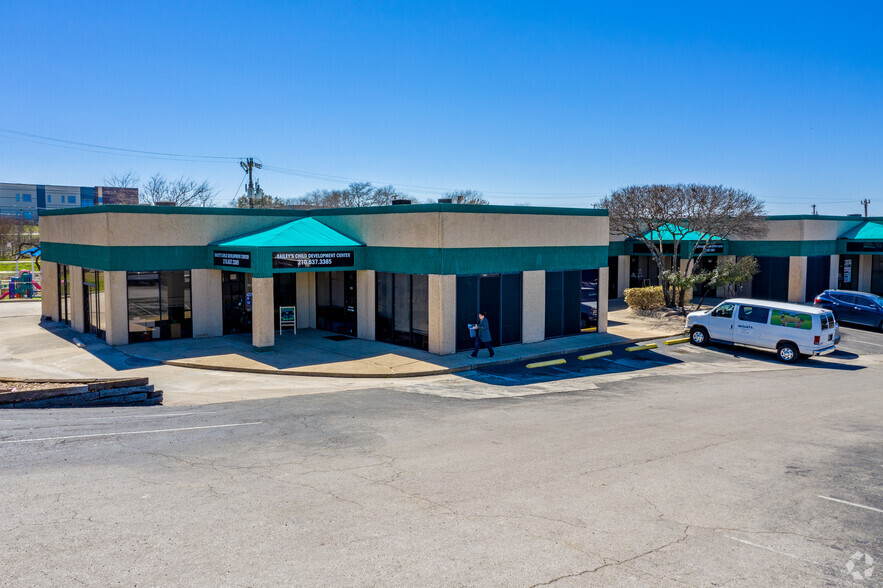 13777 Judson Rd, San Antonio, TX for lease - Building Photo - Image 3 of 5