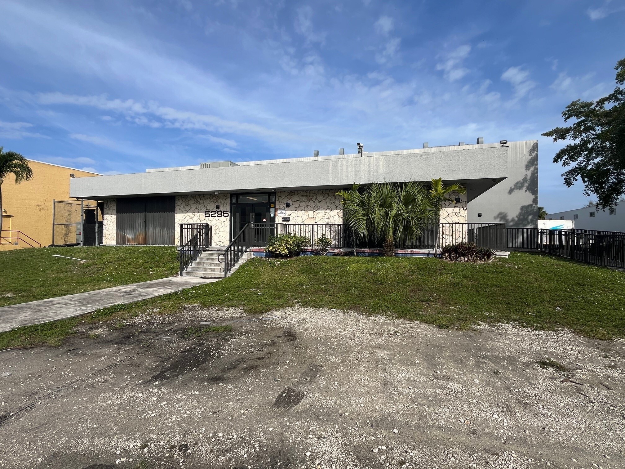 5295 NW 163rd St, Miami Lakes, FL for lease Building Photo- Image 1 of 6