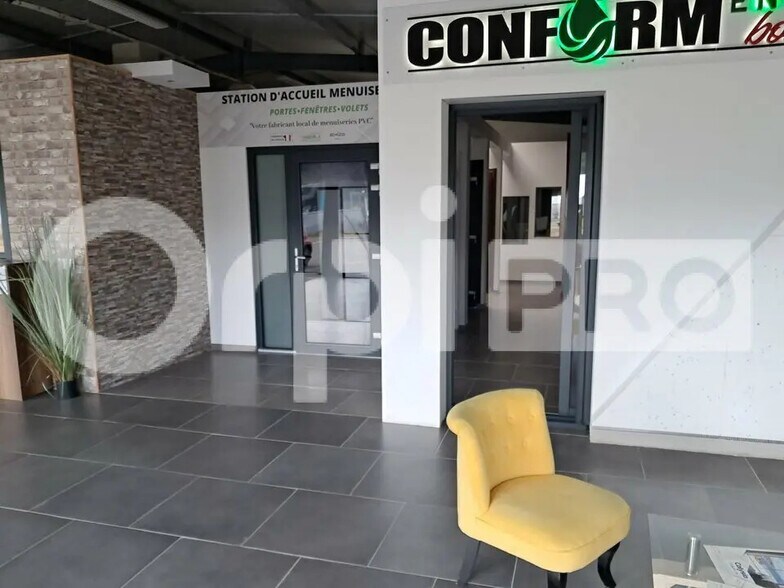 Office in Domérat for lease - Interior Photo - Image 2 of 8