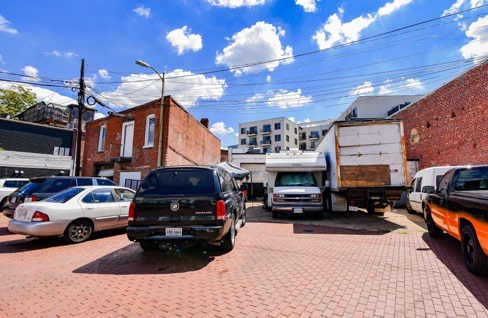 H Street Alley Portfolio portfolio of 3 properties for sale on LoopNet.com - Primary Photo - Image 1 of 3