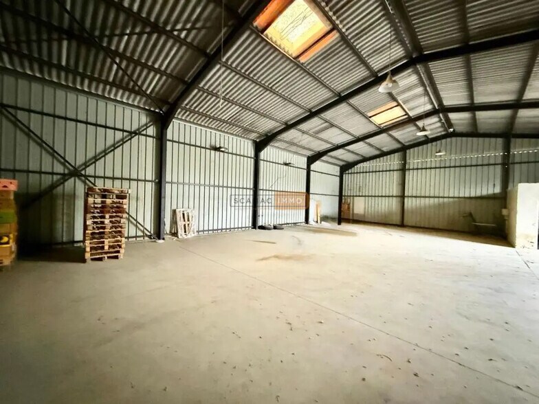 Industrial in Roquebrune-sur-Argens for lease - Interior Photo - Image 2 of 5