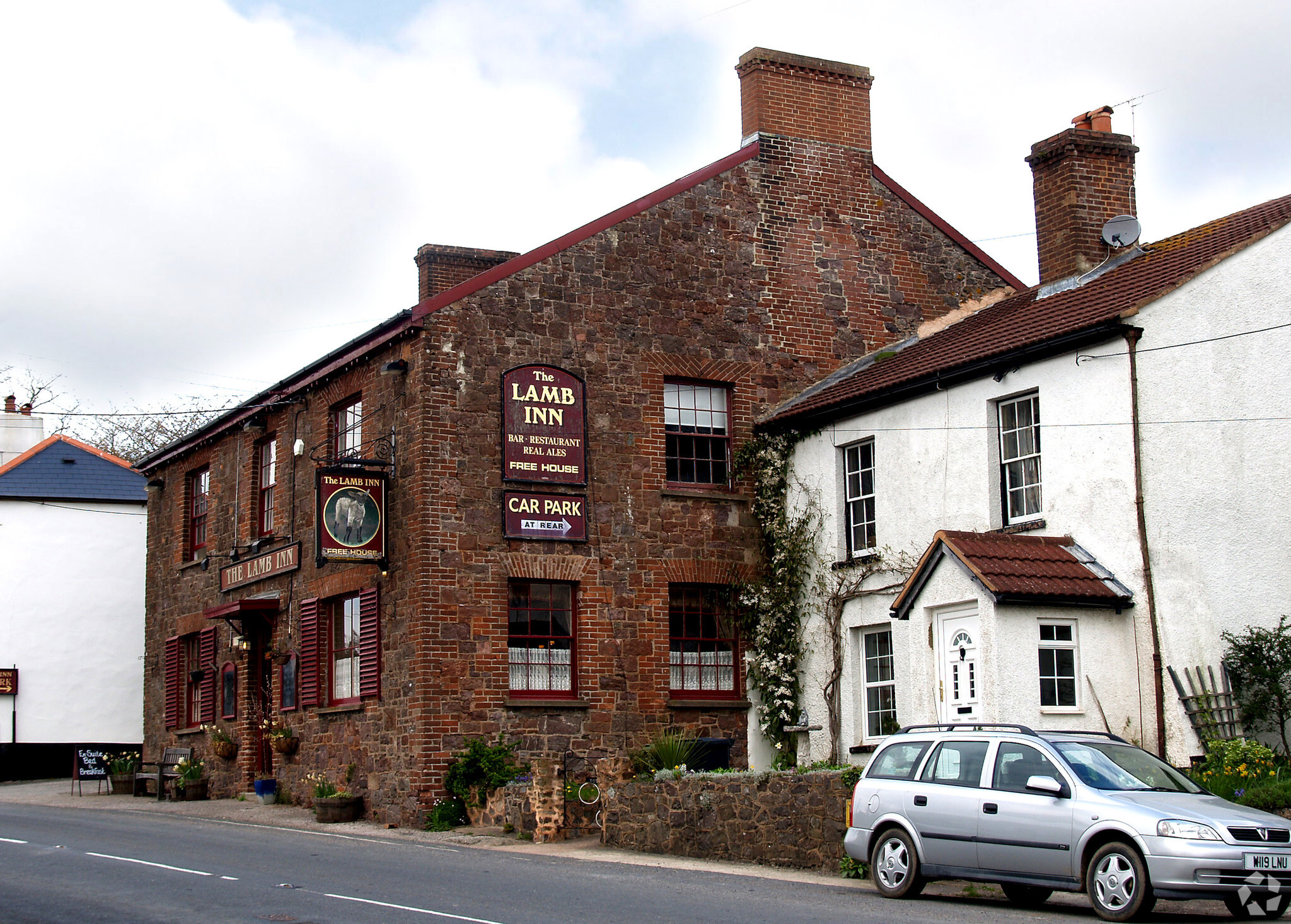 Lamb Inn, Exeter for lease Primary Photo- Image 1 of 2