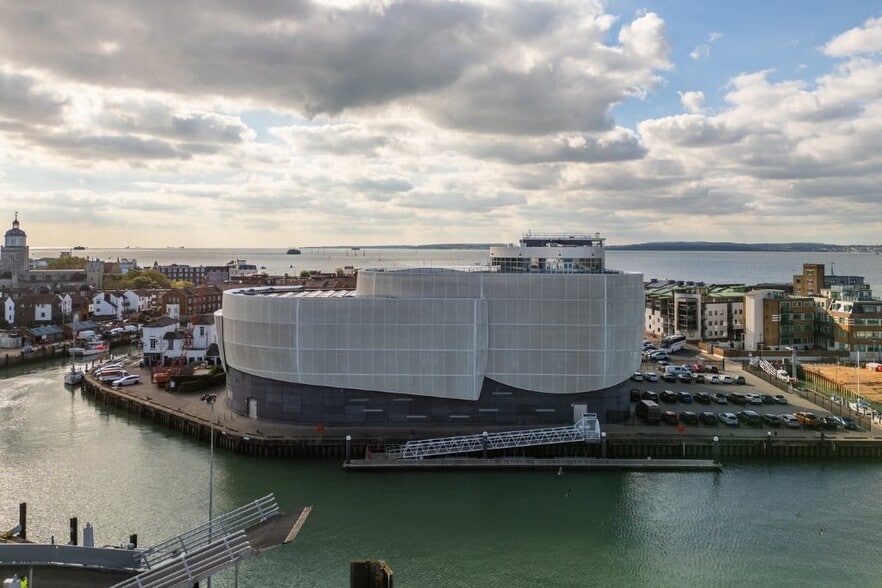 East St, Portsmouth for sale - Building Photo - Image 1 of 15